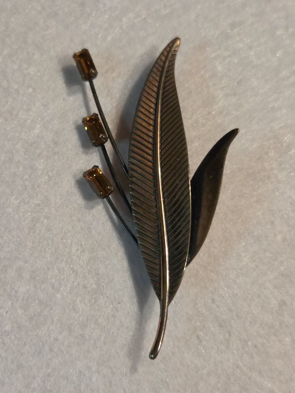 Vintage Coppertone Amber-color Rhinestone Botanical Leaf Brooch / Pin